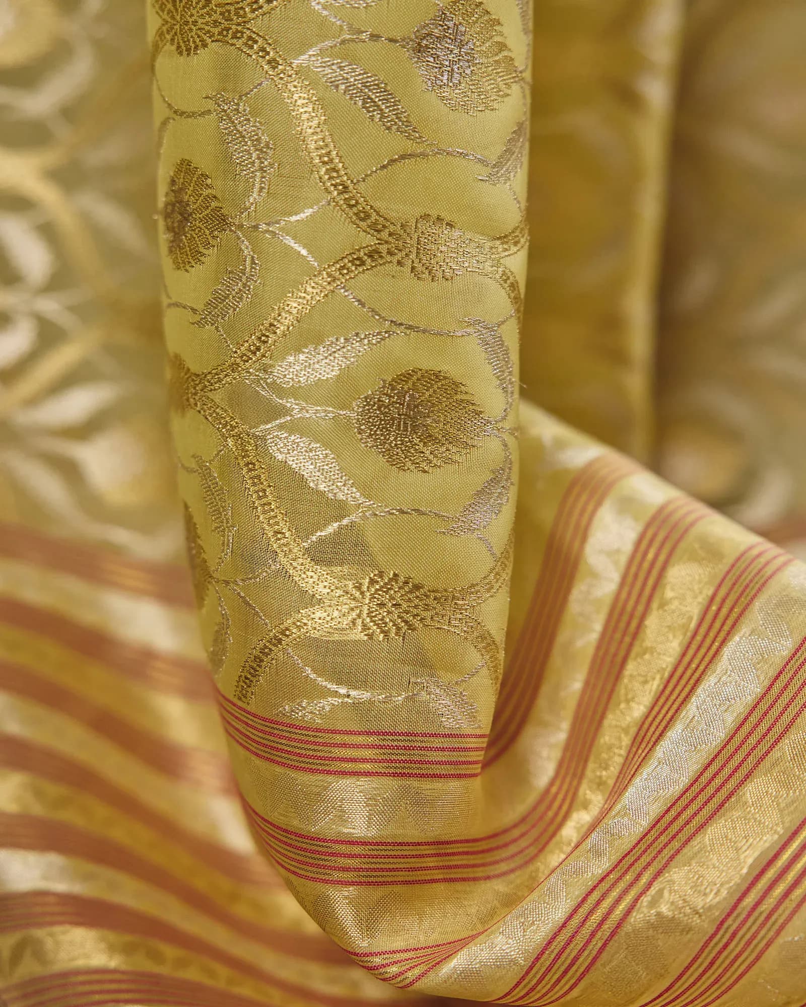 RE NO: 027 - BENARASI SAREE